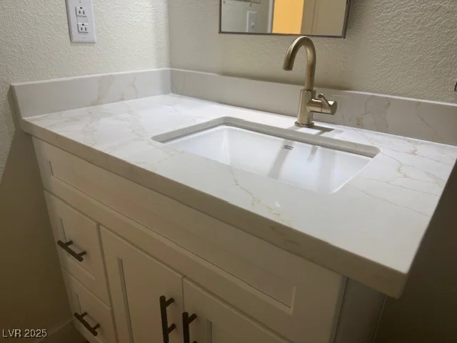 450 Elm, Las Vegas, NV 89169