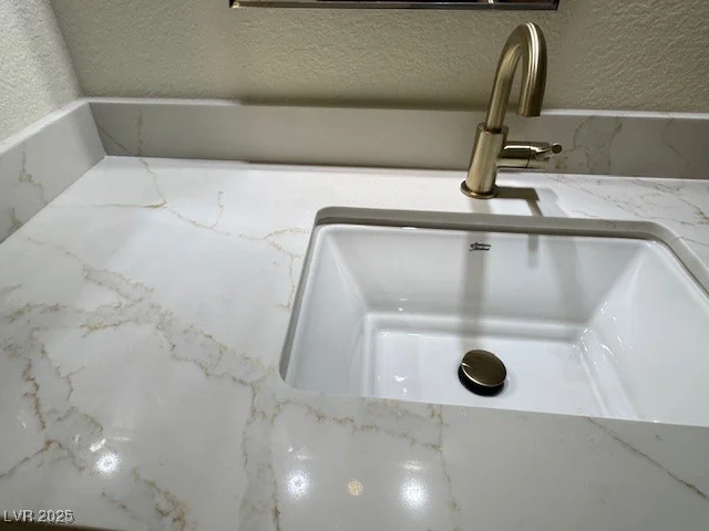 450 Elm, Las Vegas, NV 89169