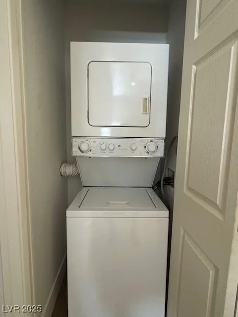 450 Elm, Las Vegas, NV 89169