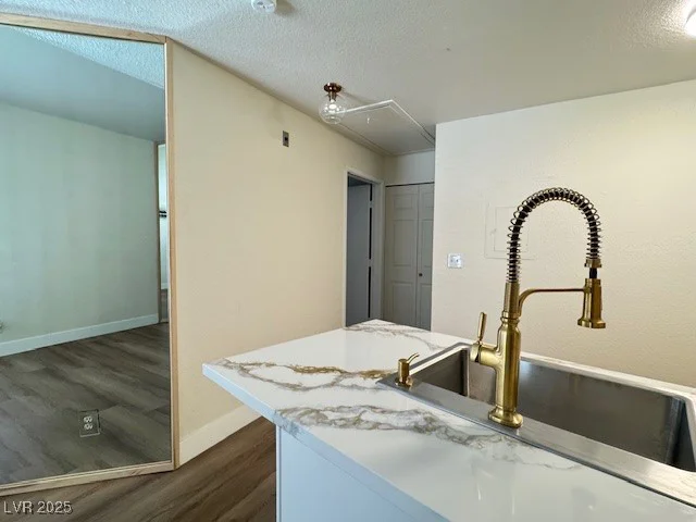 450 Elm, Las Vegas, NV 89169