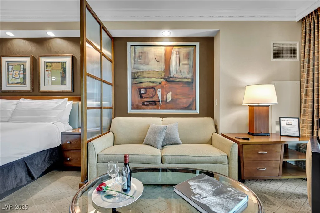 145 Harmon, Las Vegas, NV 89109