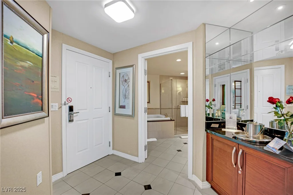 145 Harmon, Las Vegas, NV 89109