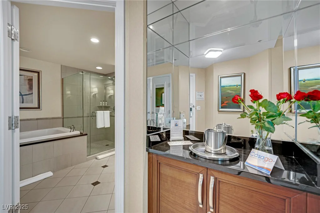145 Harmon, Las Vegas, NV 89109