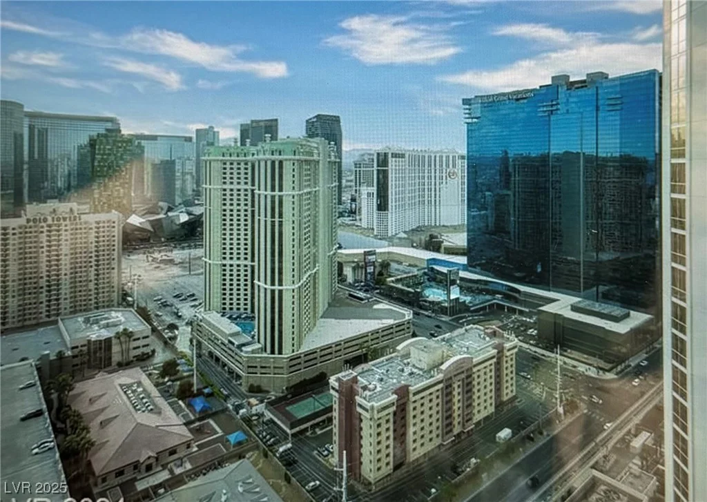 145 Harmon, Las Vegas, NV 89109