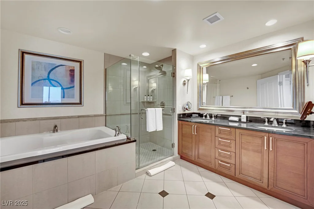 145 Harmon, Las Vegas, NV 89109