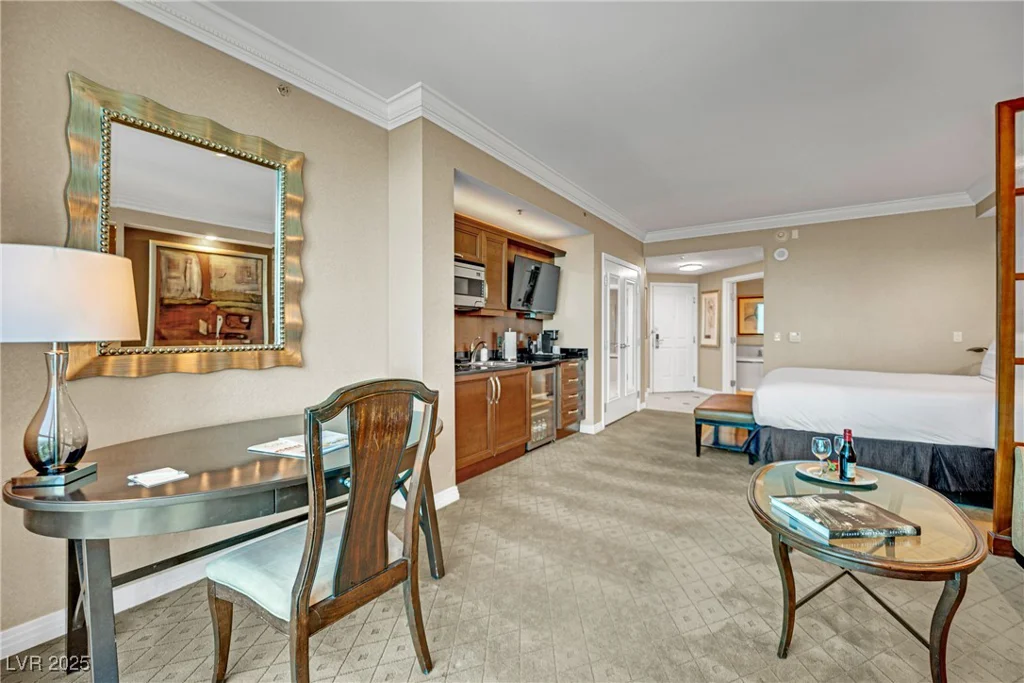 145 Harmon, Las Vegas, NV 89109