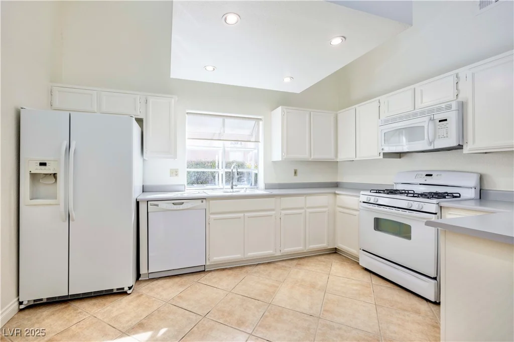2208 Ladue, Las Vegas, NV 89128