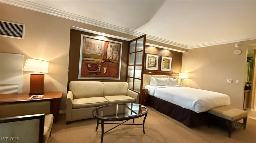 135 Harmon, Las Vegas, NV 89109