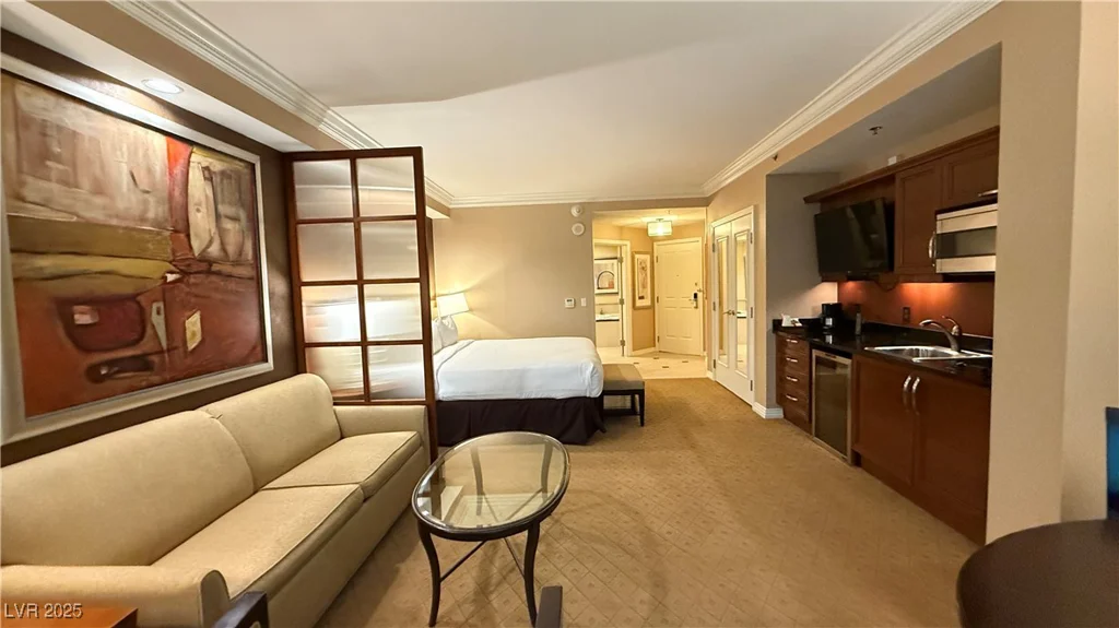 135 Harmon, Las Vegas, NV 89109