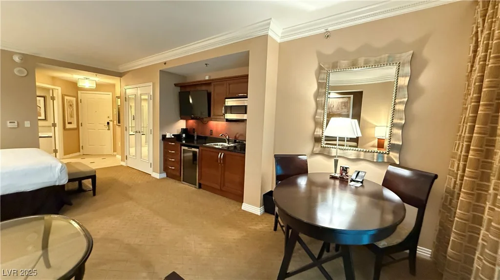 135 Harmon, Las Vegas, NV 89109