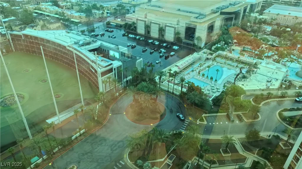 135 Harmon, Las Vegas, NV 89109