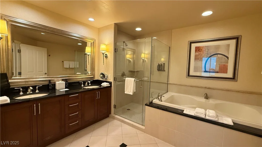 135 Harmon, Las Vegas, NV 89109