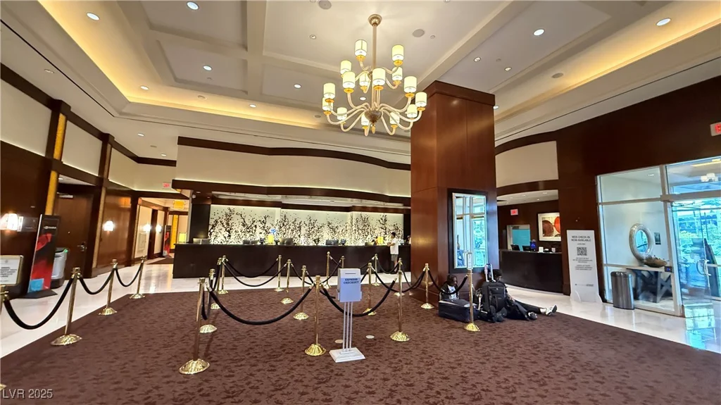 135 Harmon, Las Vegas, NV 89109