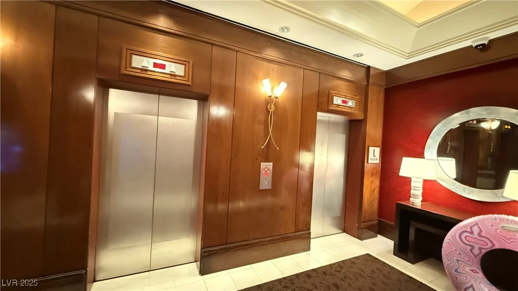 135 Harmon, Las Vegas, NV 89109