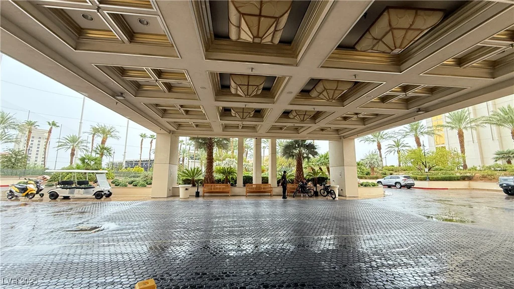 135 Harmon, Las Vegas, NV 89109