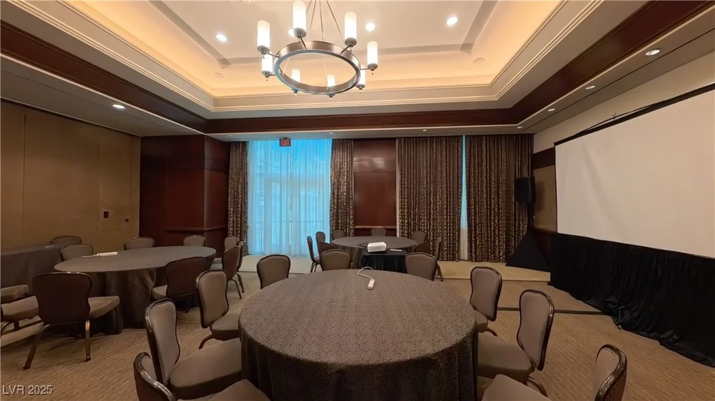 135 Harmon, Las Vegas, NV 89109