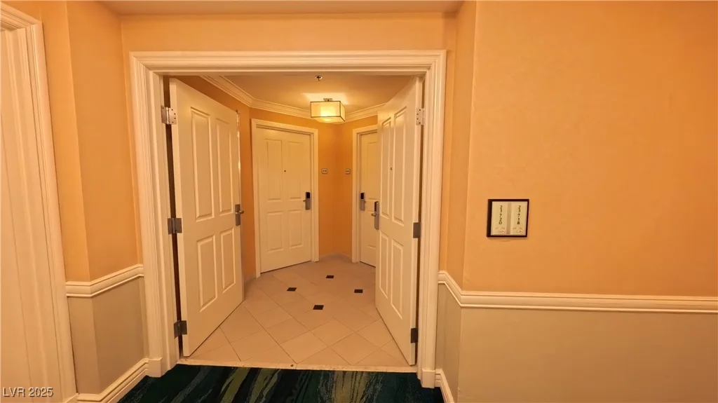 135 Harmon, Las Vegas, NV 89109