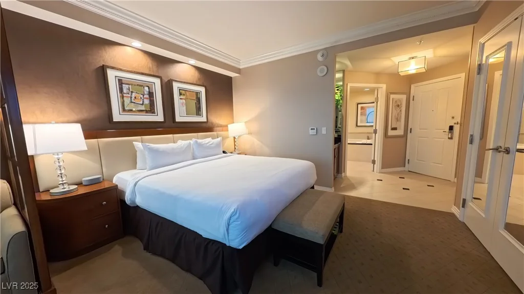 135 Harmon, Las Vegas, NV 89109