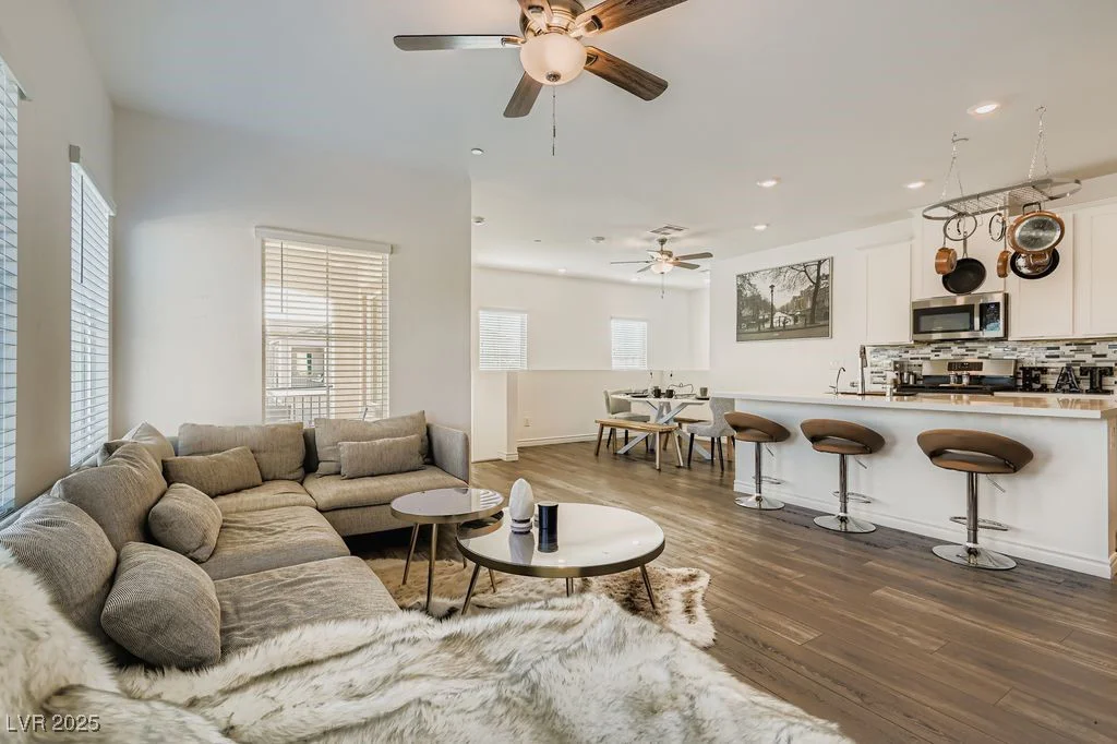 275 Callen Falls, Henderson, NV 89011