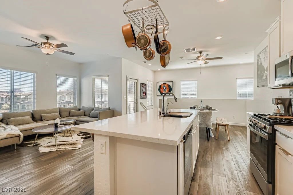 275 Callen Falls, Henderson, NV 89011
