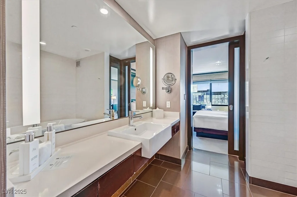 2600 Harmon, Las Vegas, NV 89158