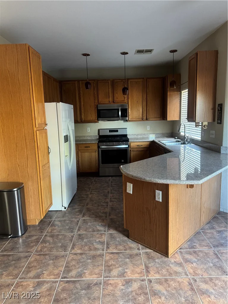 5004 Cascade Pools, Las Vegas, NV 89131