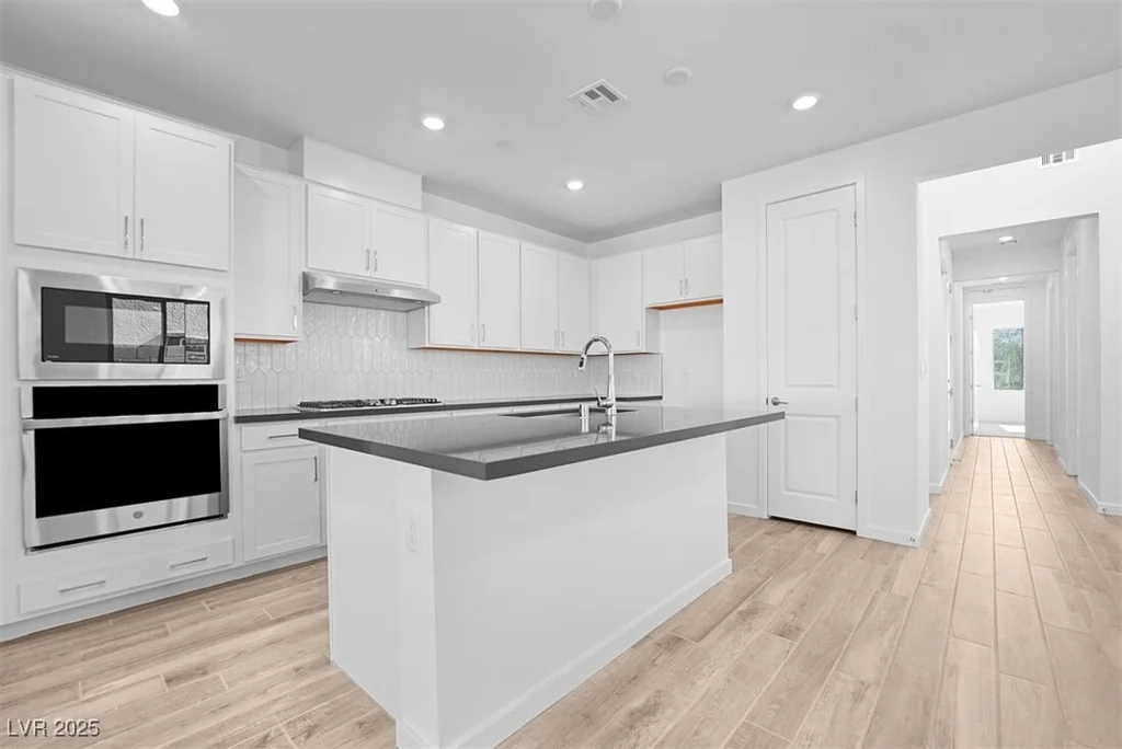 52 Via Montoro, Henderson, NV 89011