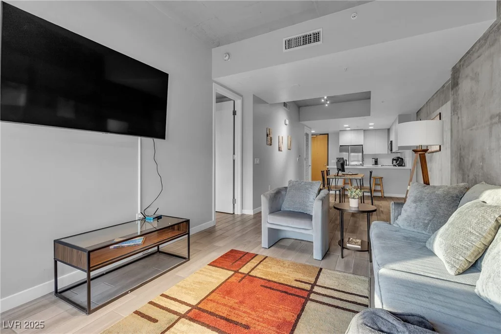 353 Bonneville, Las Vegas, NV 89101