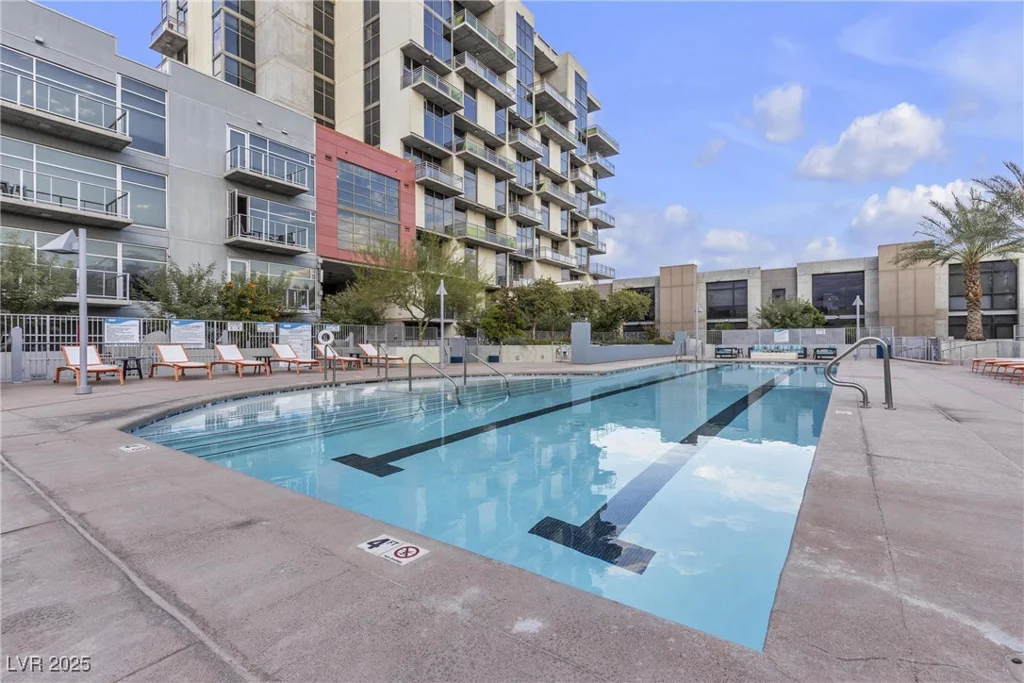 353 Bonneville, Las Vegas, NV 89101