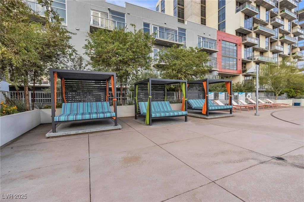 353 Bonneville, Las Vegas, NV 89101