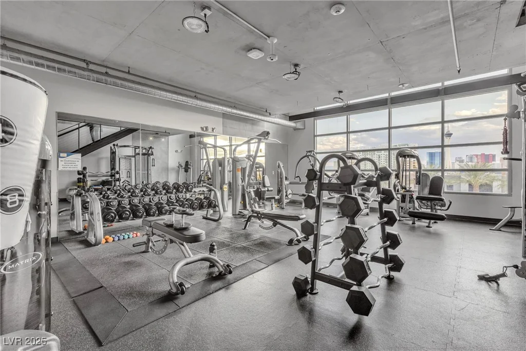 353 Bonneville, Las Vegas, NV 89101