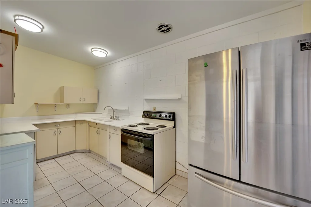 1522 Exley, Las Vegas, NV 89104