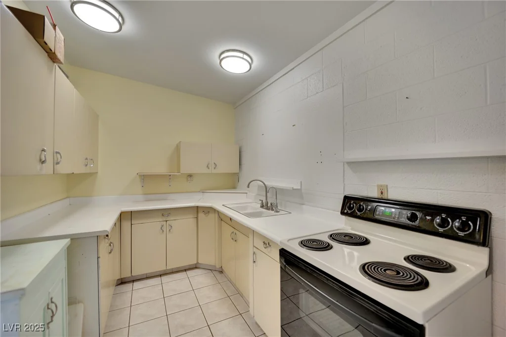 1522 Exley, Las Vegas, NV 89104