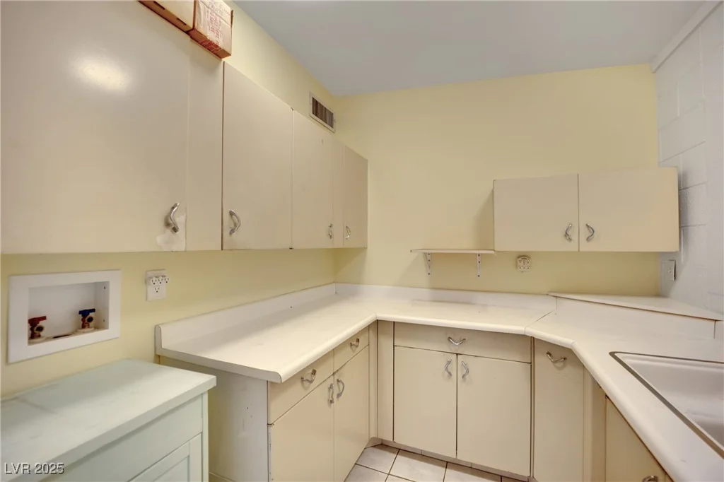 1522 Exley, Las Vegas, NV 89104