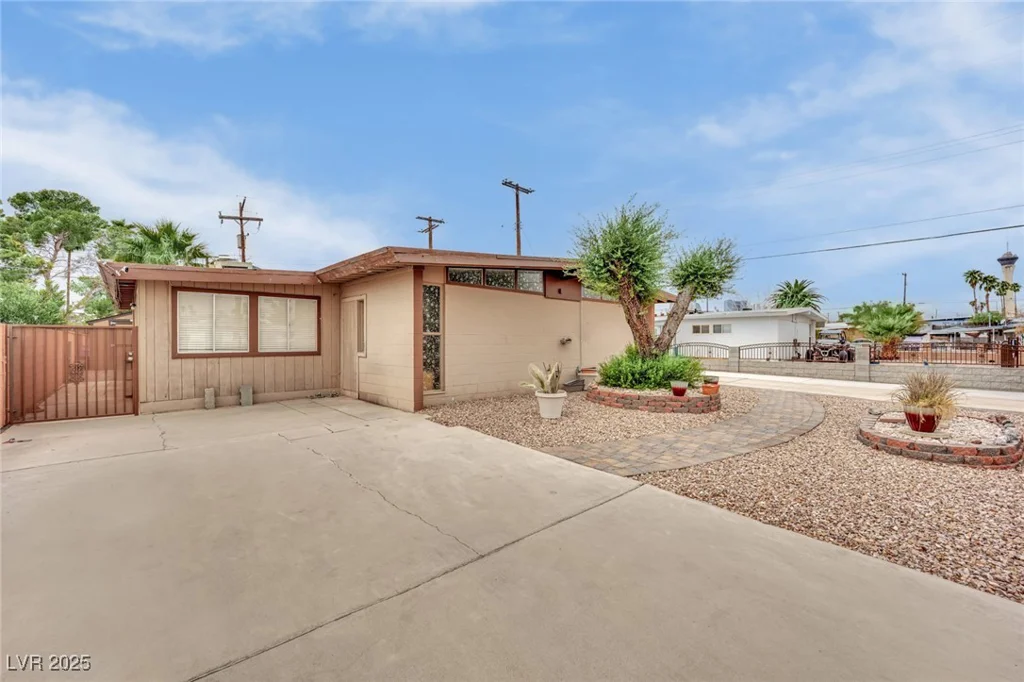 1522 Exley, Las Vegas, NV 89104