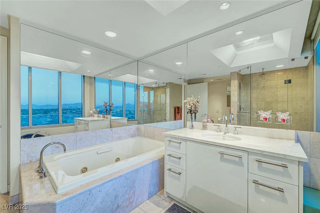222 Karen, Las Vegas, NV 89109