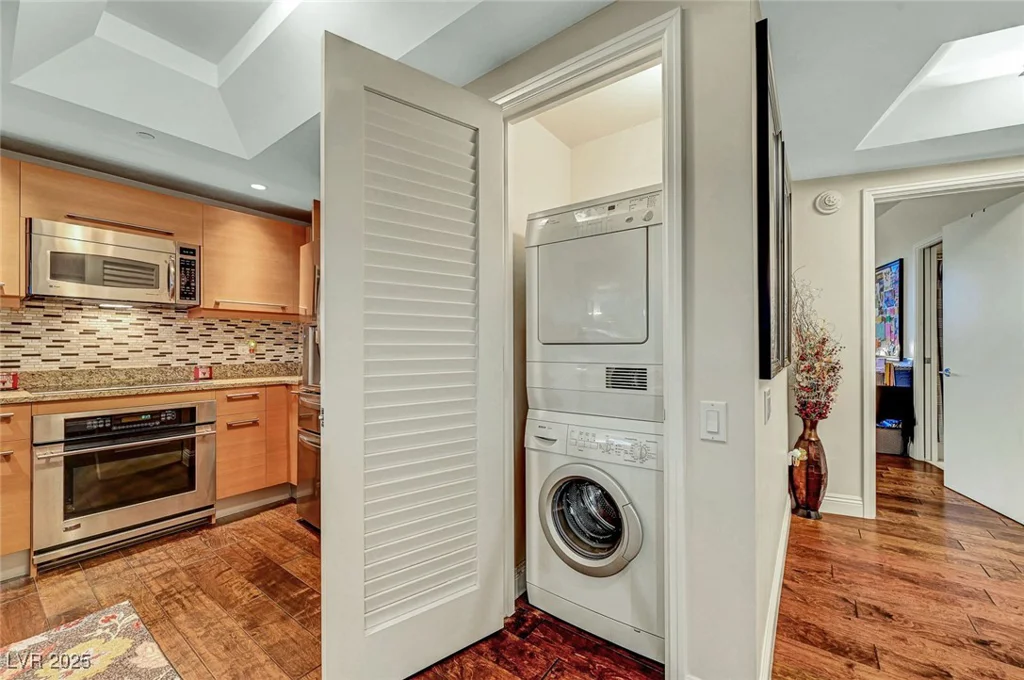 222 Karen, Las Vegas, NV 89109