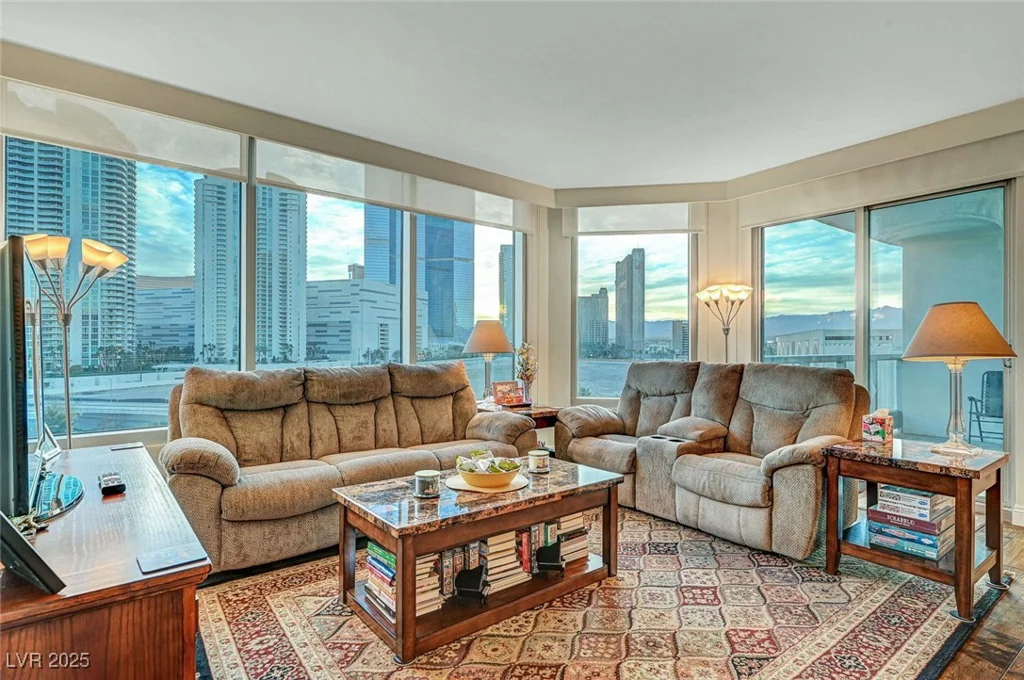 222 Karen, Las Vegas, NV 89109