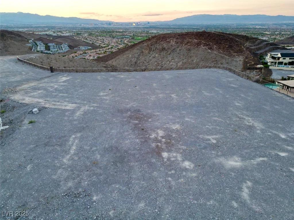 2 Highcrest, Henderson, NV 89012