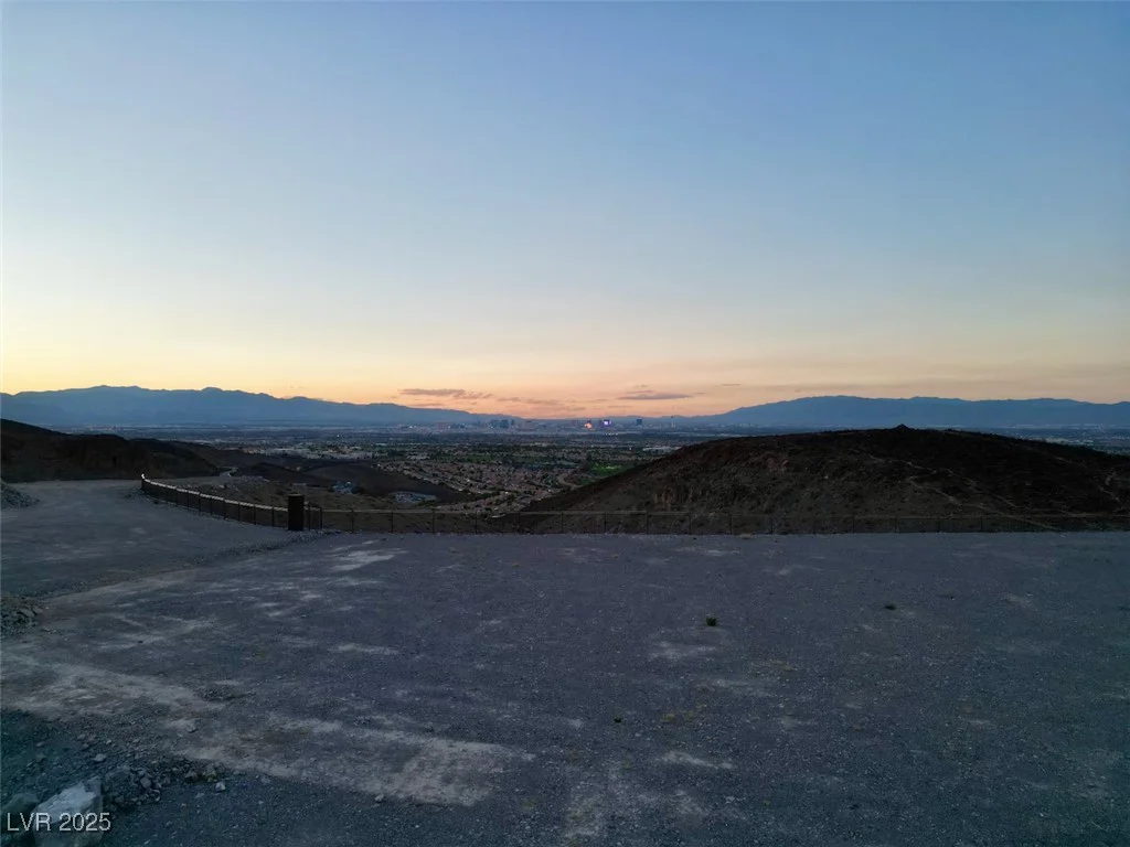 2 Highcrest, Henderson, NV 89012