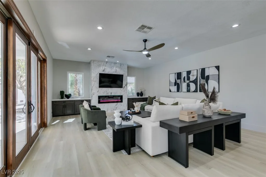 2200 Paseo, Las Vegas, NV 89117