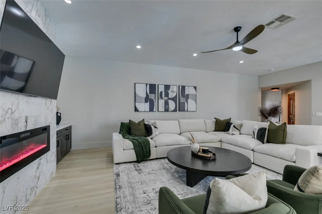 2200 Paseo, Las Vegas, NV 89117