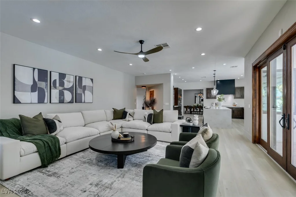 2200 Paseo, Las Vegas, NV 89117