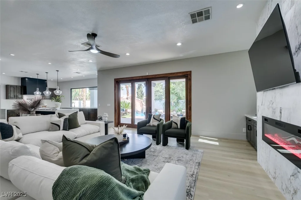2200 Paseo, Las Vegas, NV 89117