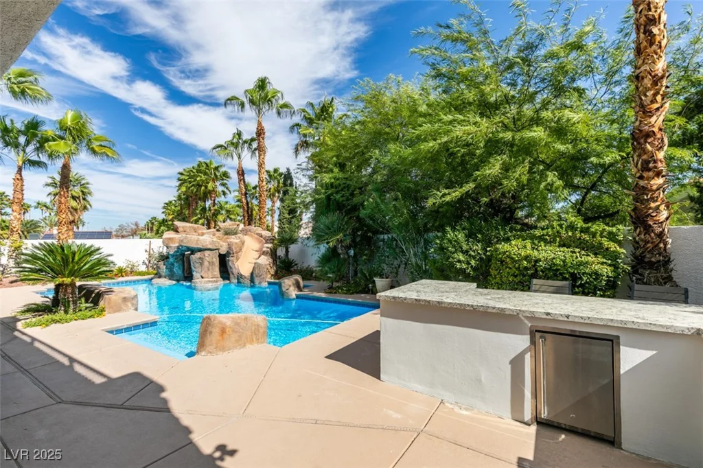 2200 Paseo, Las Vegas, NV 89117
