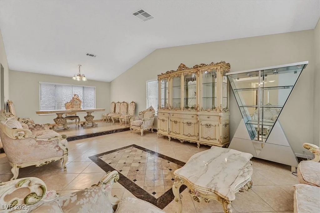 1517 Kirby, Las Vegas, NV 89117