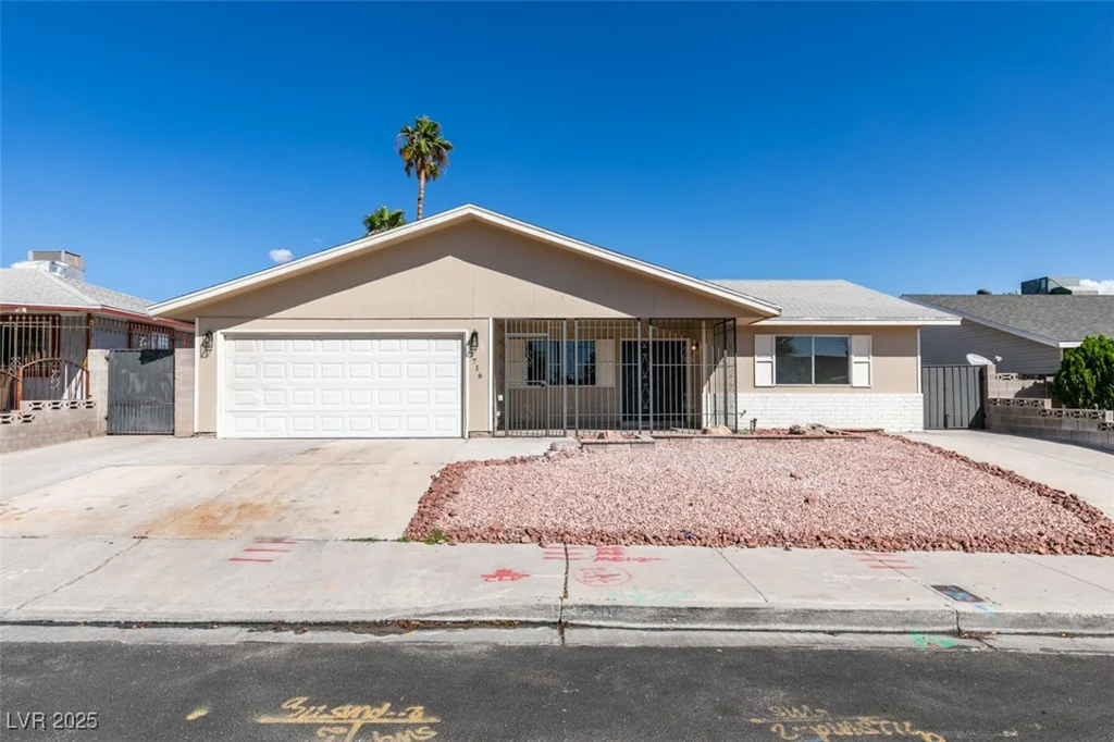 7716 Ducharme, Las Vegas, NV 89145