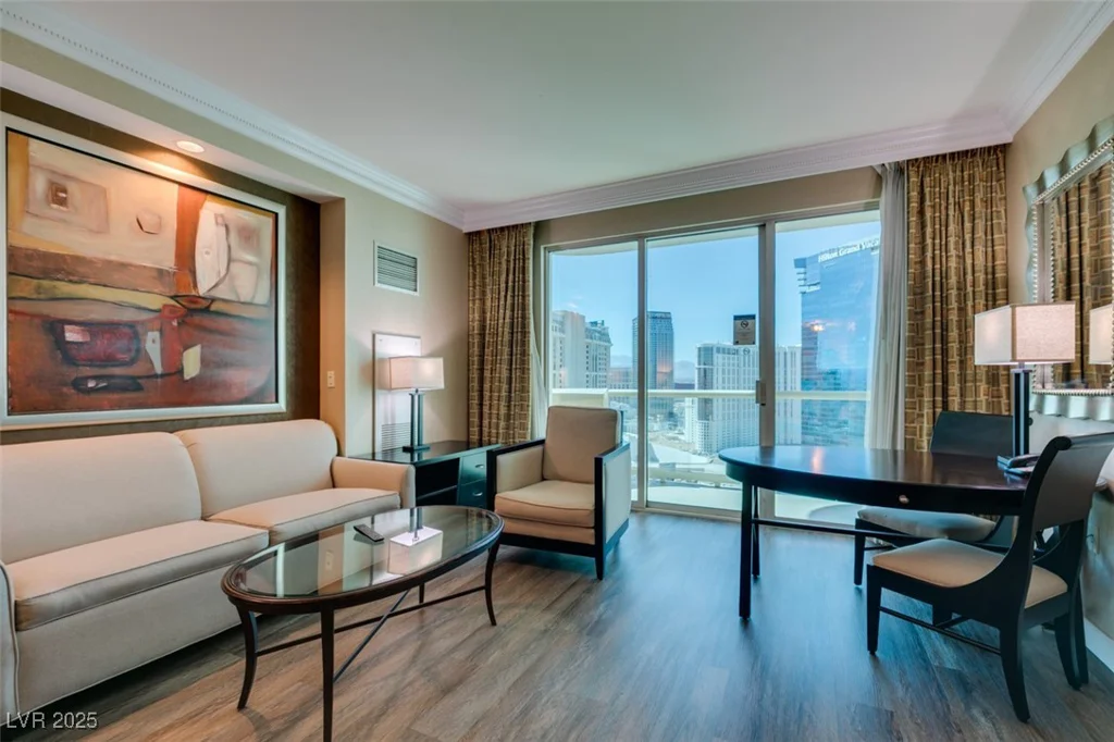 135 HARMON, Las Vegas, NV 89109
