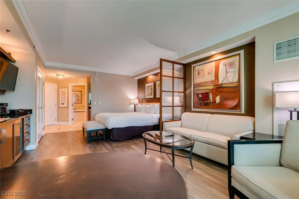 135 HARMON, Las Vegas, NV 89109