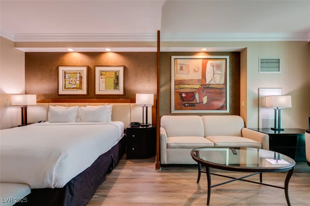 135 HARMON, Las Vegas, NV 89109